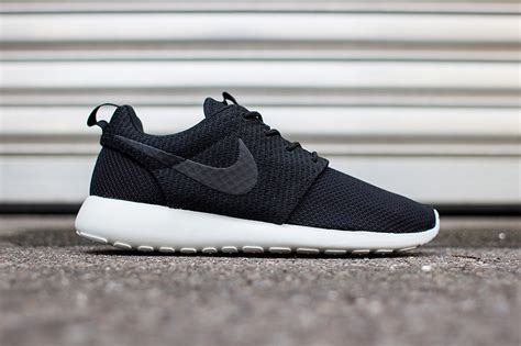 Roshe run sneakers